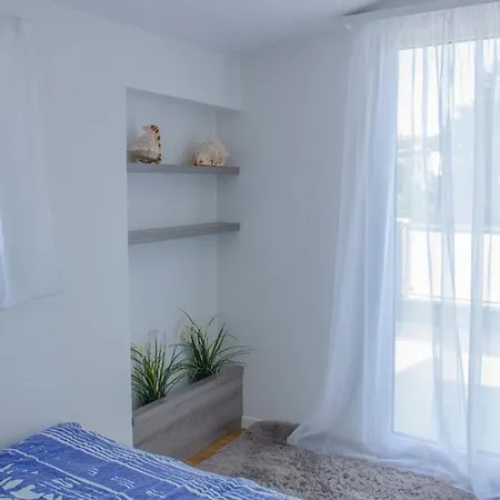 Apartment Mmm *