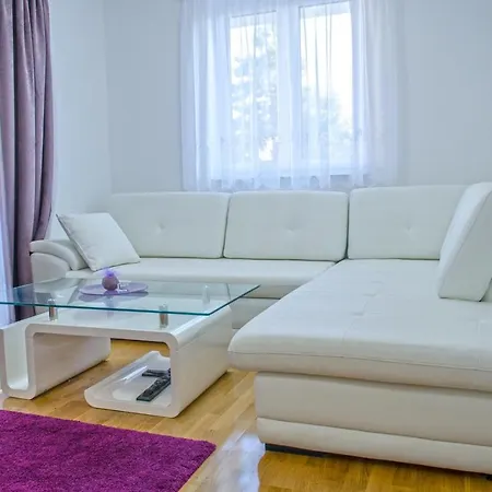 Mmm Apartment *
